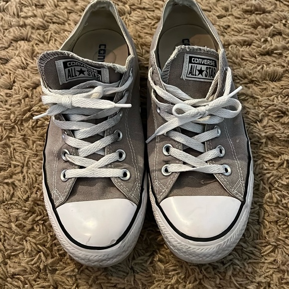 Converse Women’s size 10 - Picture 1 of 7